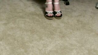 Teen shows off her mesmerizing feet