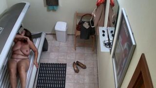 Beautiful BBW COUGAR Cought in Solarium