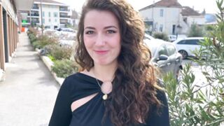 Livia, 27, has energy to spare!