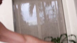 Muscular hunk Daxton Ryker takes a rock hard shaft bareback