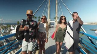 Marie & Jade are also tempted by the adventure!