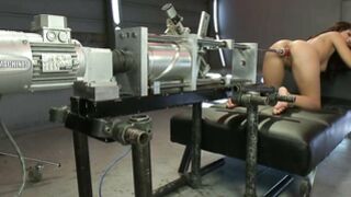 Solo big breasted hot girl cum on fucking machine